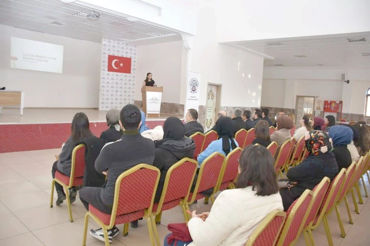 OYUN TERAPİSİ EĞİTİM SEMİNERİ BAŞLADI