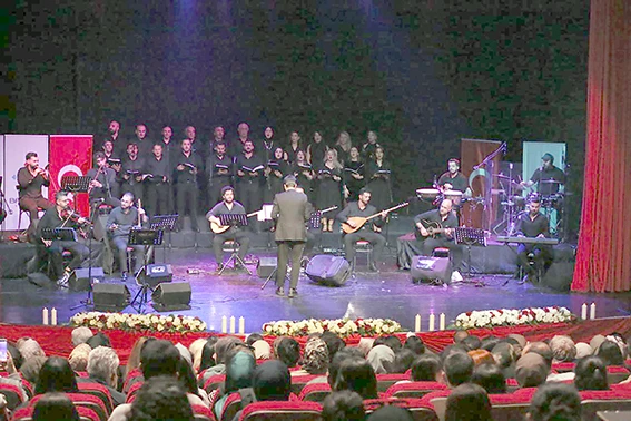 &Ouml;ZG&Uuml;N EZGİLER KONSERİNE YOĞUN İLGİ