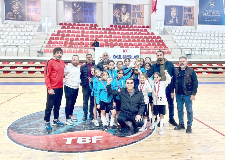 TOKİ KAZIM KARABEKİR&rsquo;İN K&Uuml;&Ccedil;&Uuml;K KIZLARI FİNALDE