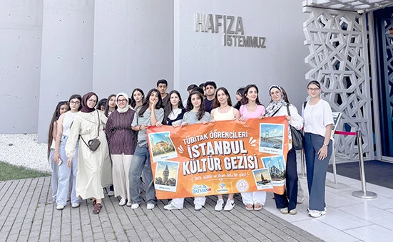 T&Uuml;BİTAK &Ouml;ĞRENCİLERİ İSTANBUL'U YERİNDE KEŞFEDİYOR