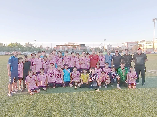 U13 LİGİ'NDE ŞAMPİYON 1955 BATMAN BELEDİYESPOR