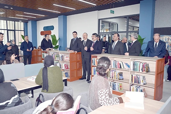 VALİ CANALP, HALK K&Uuml;T&Uuml;PHANESİ&rsquo;NDE İNCELEMELERDE BULUNDU