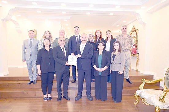 VALİ CANALP&rsquo;TEN M&Uuml;D&Uuml;R KABA&rsquo;YA VEDA