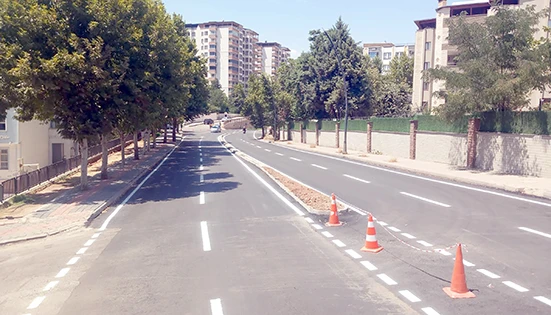 YOL ÇİZGİLERİ YENİLENİYOR