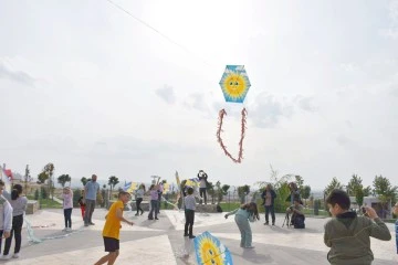 100 &Ccedil;OCUKLA U&Ccedil;URTMA ŞENLİĞİ D&Uuml;ZENLENDİ