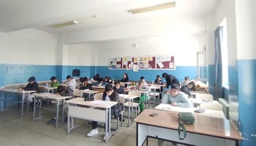 111 BİN GEN&Ccedil; AYNI ANDA SINAVA GİRDİ!