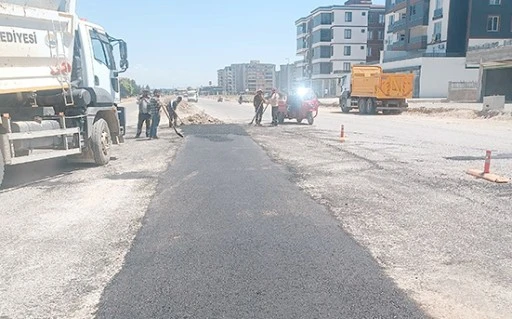 28 NOKTADA 6 BİN TONUN &Uuml;ZERİNDE ASFALT SERİMİ