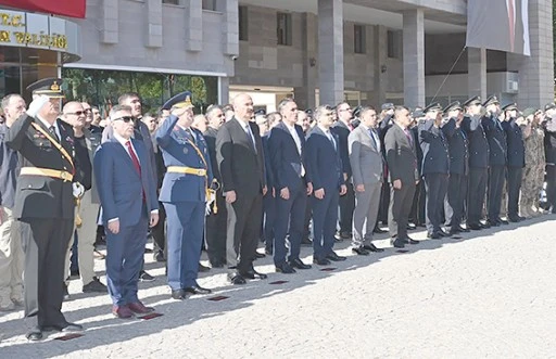 29 EKİM ÇELENK SUNMA TÖRENİ GERÇEKLEŞTİRİLDİ