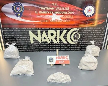 3 KİLO 810 GRAM EROİN ELE GE&Ccedil;İRİLDİ