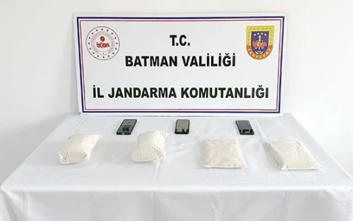 3 KİLO UYUŞTURUCU HAMMADDESİ ELE GE&Ccedil;İRİLDİ