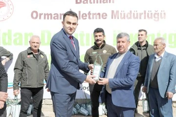 63 &Ccedil;İFT&Ccedil;İYE ANTEP FISTIĞI FİDANI DAĞITILDI