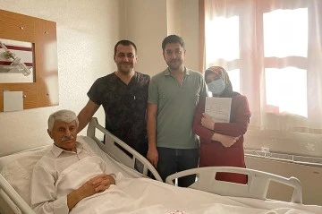 69 YAŞINDAKİ HASTADA TESPİT EDİLEN KİTLE KAPALI Y&Ouml;NTEMLE ALINDI