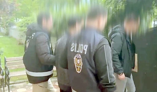 700 PERSONELLE SİBER OPERASYONU