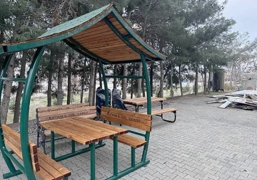 954 ADET BANK, MASA VE &Ccedil;&Ouml;P KUTUSU DAĞITILDI