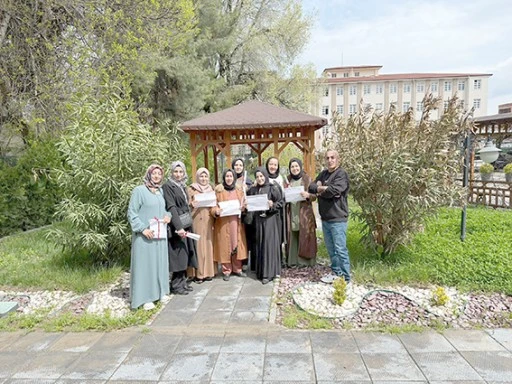 ADEM&rsquo;DE OKUMA YAZMA SEFERBERLİĞİ MEYVELERİNİ VERİYOR