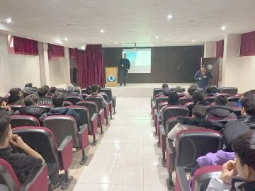 AKADEMİSYENLER &Ouml;ĞRENCİLERLE BULUŞTU