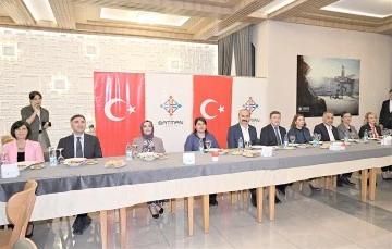 AKADEMİSYENLERE TEŞEKK&Uuml;R BELGESİ