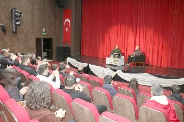 ALTAN ERKEKLİ &ldquo;SAVAŞSIZ BİR D&Uuml;NYA HAYAL EDİYORUM&rdquo;