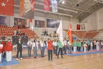 ANALİG KARATE ŞAMPİYONASI BAŞLADI
