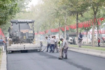 ASFALT &Ccedil;ALIŞMALARI HIZ KESMİYOR