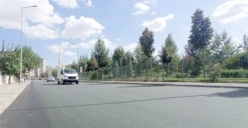 ASFALTLAMA &Ccedil;ALIŞMALARI HIZ KESMEDEN DEVAM EDİYOR