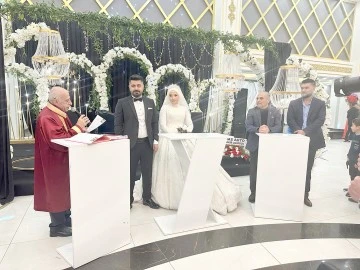 ASLAN VE NAMLI AİLELERİNİN MUTLU G&Uuml;N&Uuml;