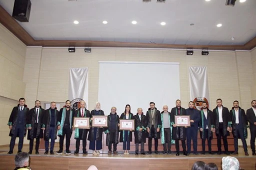 AVUKATLAR YEMİN EDEREK G&Ouml;REVE BAŞLADI