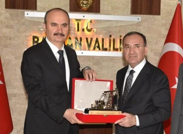 BAKAN BOZDAĞ&rsquo;DAN VALİ CANALP&rsquo;A ZİYARET