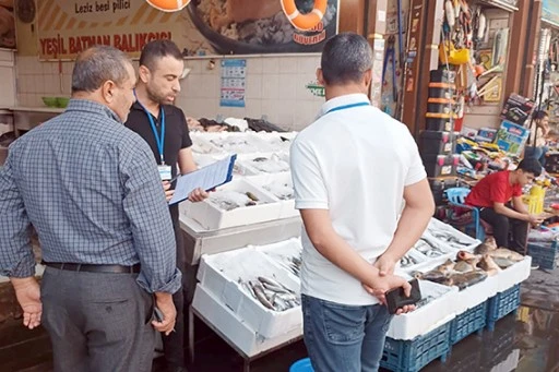 BALIK&Ccedil;I TEZG&Acirc;HLARINDA FİYAT ETİKETİ DENETİMİ YAPILDI
