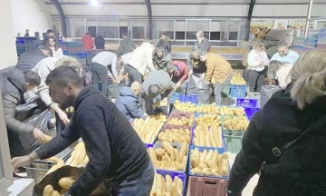 BATMAN&rsquo;DAN DEPREM B&Ouml;LGESİNE G&Uuml;NL&Uuml;K 40 BİN EKMEK