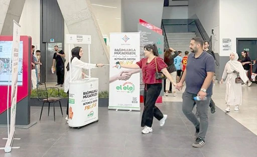 BATMAN MODELİ, EVLENECEK GEN&Ccedil;LERLE BULUŞTU