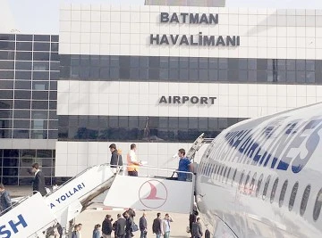 BATMANLILAR, İZMİR VE ANTALYA U&Ccedil;AK SEFERLERİ İSTİYOR