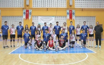 BAT&Uuml; VOLEYBOL TAKIMLARINDAN &Ouml;NEMLİ BAŞARI