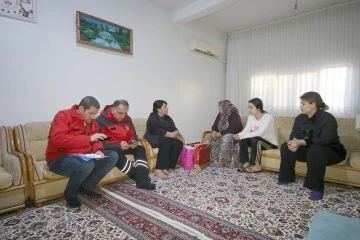 BAYAN CANALP&rsquo;TAN SELZEDE VATANDAŞLARA HANE ZİYARETİ