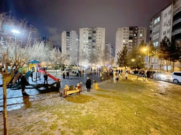 BEKLEYİŞ S&Uuml;R&Uuml;YOR!