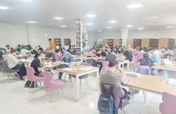 BELEDİYE K&Uuml;T&Uuml;PHANELERİ A&Ccedil;IK TUTTU 