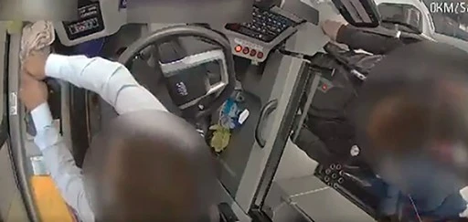 BELEDİYE OTOB&Uuml;S&Uuml;N&Uuml; DURDURAN ŞAHISLAR TUTUKLANDI