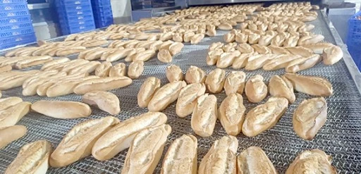 BELEDİYEDEN &Uuml;CRETSİZ EKMEK HİZMETİ