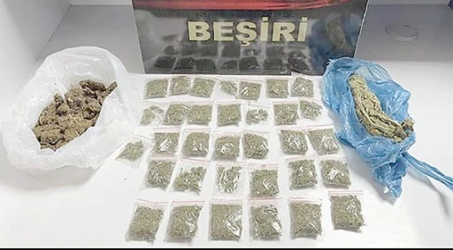 BEŞİRİ'DE 157 GRAM ESRAR ELE GE&Ccedil;İRİLDİ