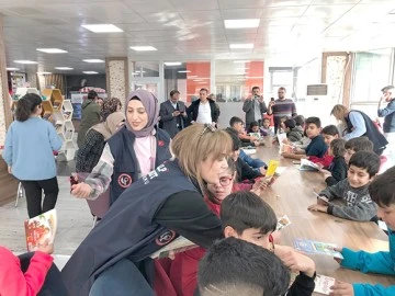 BİR KALP BİN UMUT, DEPREMZEDE &Ccedil;OCUKLARI SEVİNDİRDİ