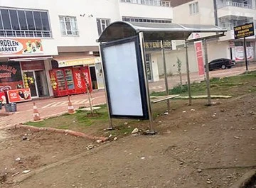 BOZUK KALDIRIMLARA MODERN DURAK!