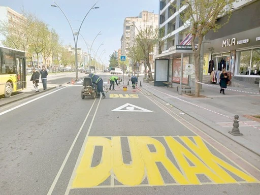 BULVARLARDA &Ccedil;İZGİLER YENİLENDİ, TRAFİK DAHA G&Uuml;VENLİ