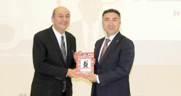 B&Uuml;Y&Uuml;KEL&Ccedil;İ &Ccedil;AKIL, &Ouml;ĞRENCİLERLE BULUŞTU