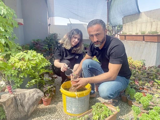 &Ccedil;İ&Ccedil;EKLERLE HAYATA TUTUNUYORLAR