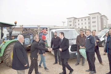 &Ccedil;İFT&Ccedil;İLERE BITTIM FİDANI DAĞITILDI