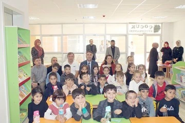 &Ccedil;OCUK K&Uuml;T&Uuml;PHANESİ MİNİK ZİYARET&Ccedil;İLERİNİ AĞIRLADI