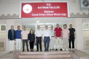 &Ccedil;OCUK SİTESİ EVLERİNDE KALAN &Ccedil;OCUKLARA ANLAMLI ZİYARET