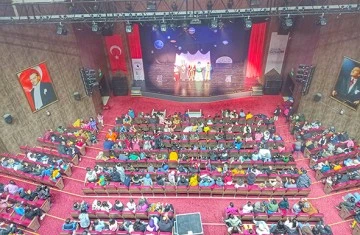 &Ccedil;OCUKLAR BELEDİYENİN ETKİNLİKLERİNİ KA&Ccedil;IRMIYOR