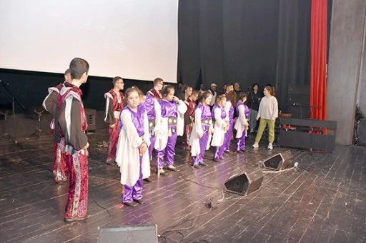 &Ccedil;OCUKLAR KENDİ G&Uuml;NLERİNDE G&Ouml;N&Uuml;LLERİNCE EĞLENDİ