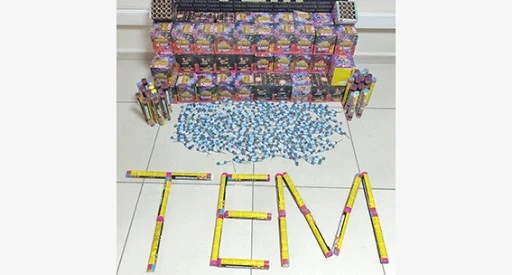 &Ccedil;OCUKLARA PATLAYICI MADDE DAĞITAN ŞAHIS TUTUKLANDI